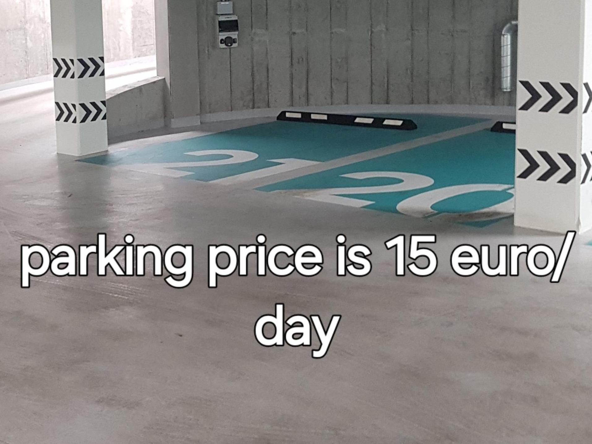 Happy Inn Emporia, Self Chek-In, Parking In The Underground Garage Вилнюс Екстериор снимка